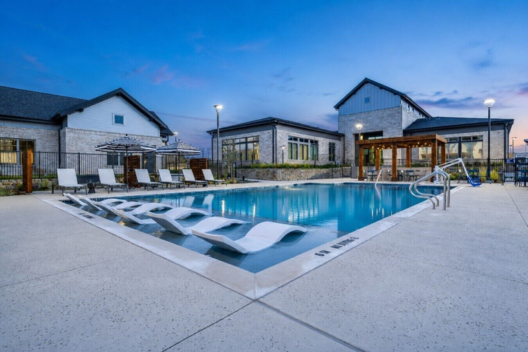 Pool 5, Relaxing Stay - WorkerFriendly Pool&Gym, Grayson