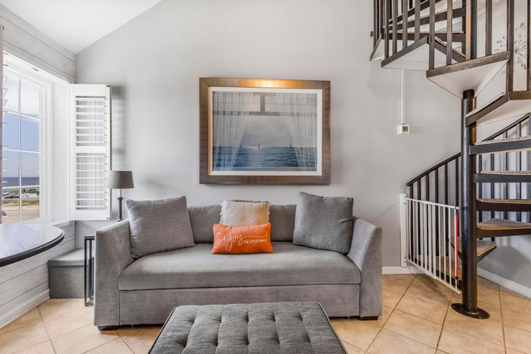 Living area 2, Grand Caribbean 423, Baldwin