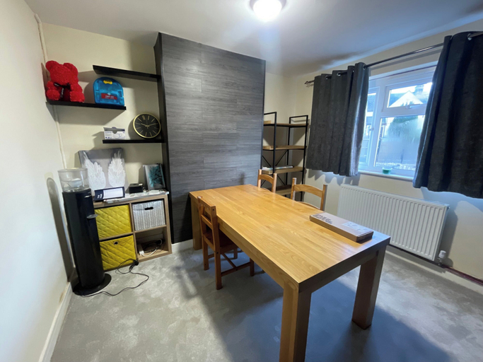 Interior 4, Cozy Retreat in Stoke-on-trent, Staffordshire