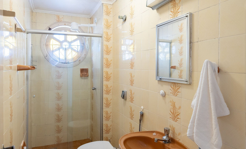 Bathroom, Elegant Apt 3 Minutes From Praia Grande Bti003, Ubatuba