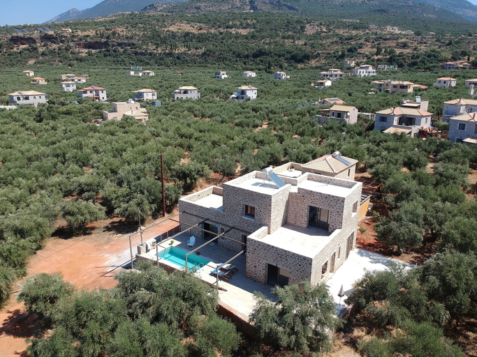 Room 2, Kamak Villa I, Peloponnese