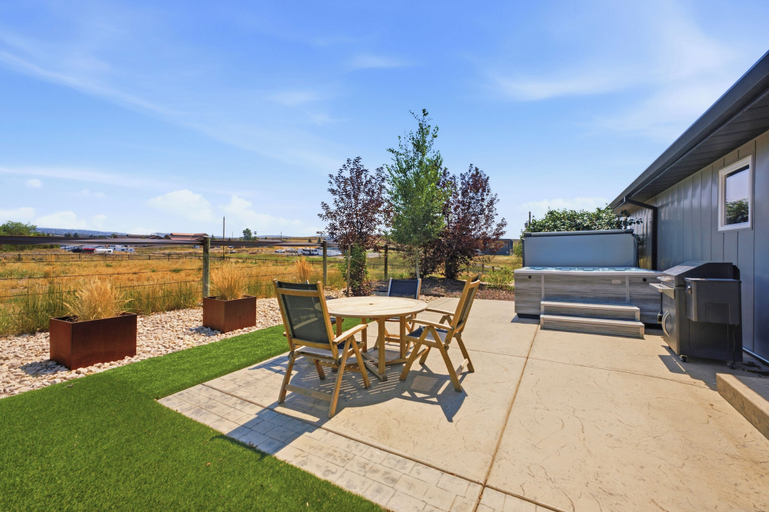 Outdoor dining 3, The Perfect Pace by Park City Vacations, Summit