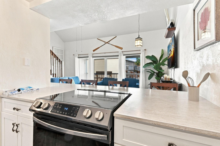 Private kitchen 2, Sand Dollar W-210, Escambia