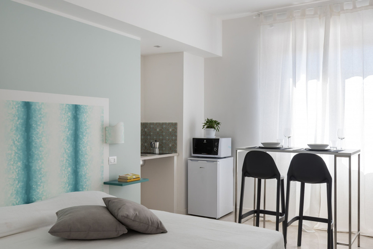 Room 3, Crispi Mono Smart 3 con Balcone - Locazione, Syracuse
