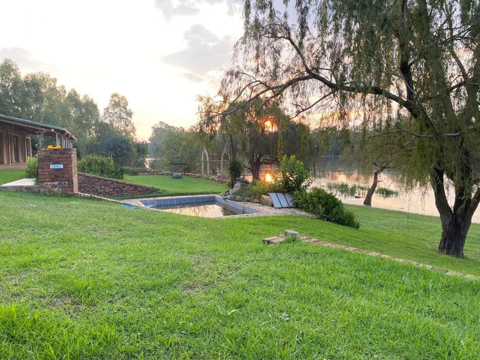 Property grounds, Eden manor, Fezile Dabi