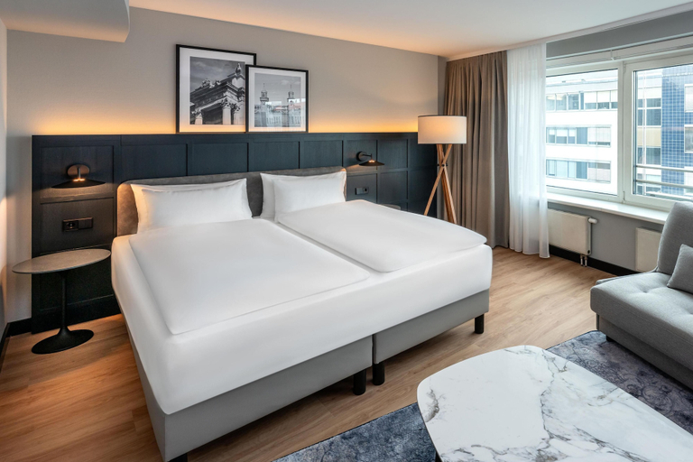 Bedroom 5, Radisson Hotel Berlin Charlottenburg, Berlin