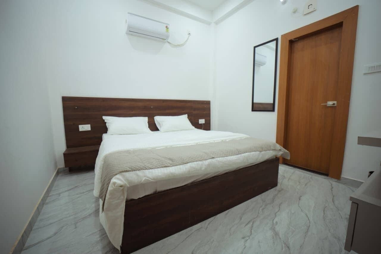 Room 5, Amrit Sunshine, Faizabad