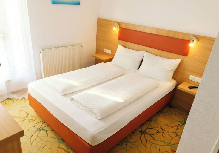 Bedroom 2, Hotel Aviva, Karlsruhe