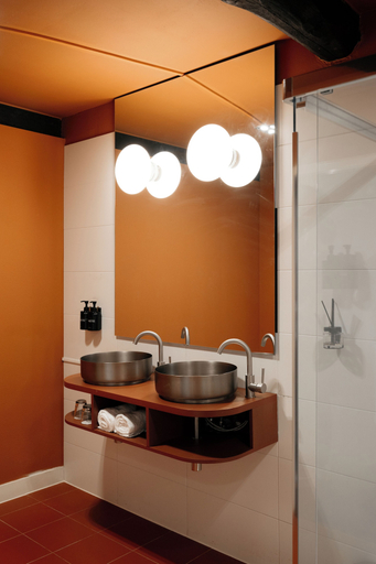 Bathroom 4, Hotel Vrythof - just a room - digital key by email or SMS, Maastricht