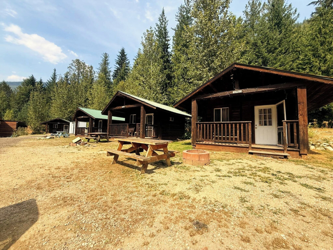 Exterior 4, Noah's Ark Campground, Columbia-Shuswap