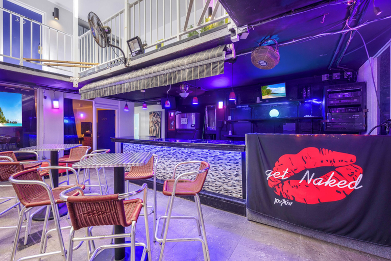 Food & Drinks 5, Rooftop Resort - Clothing Optional - Adult Only, Broward