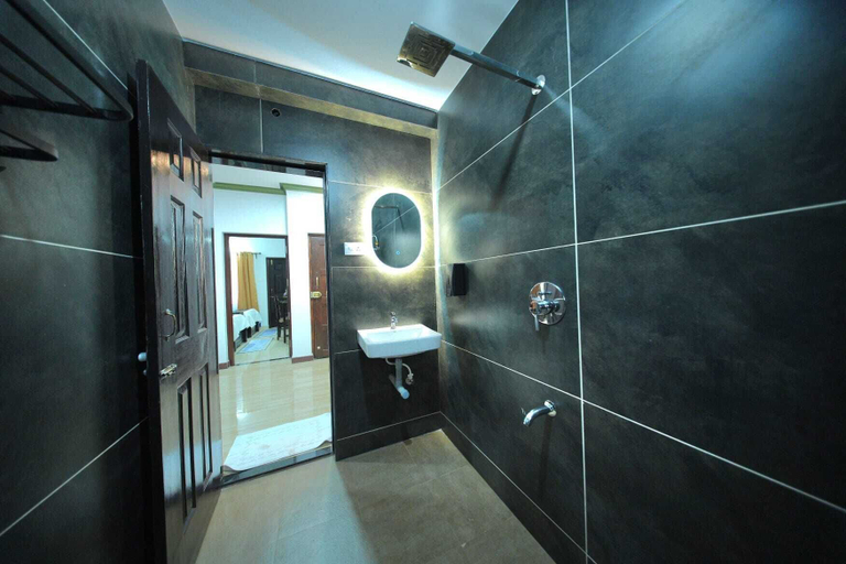 Bathroom 2, Casa de Souza, South Goa