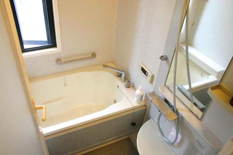 Bathroom 4, 916 Travel Inn, Fujiyoshida
