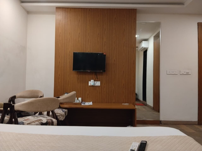 Room 4, Hotel Phoenix Inn, Raipur