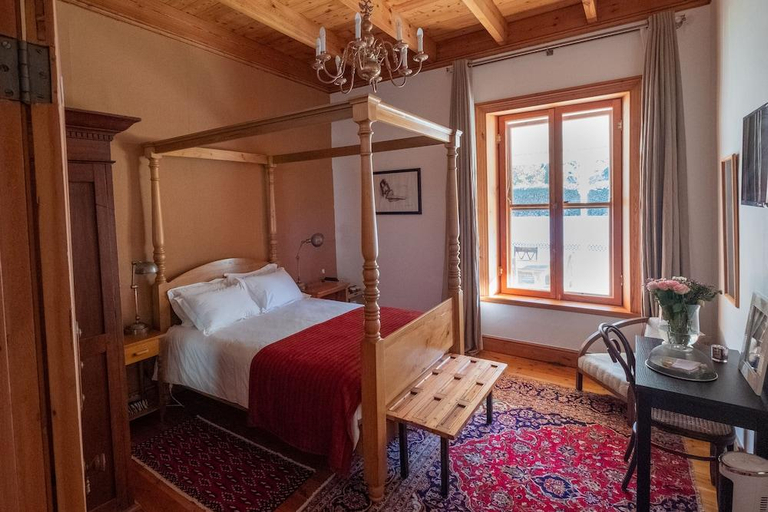 Bedroom, Merindol Manor, West Coast