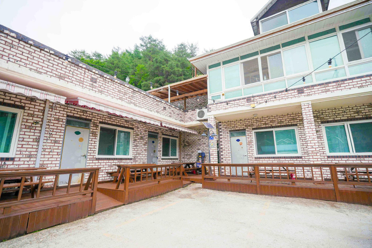 Exterior & Views 1, Inje Rainbow Pension, Inje