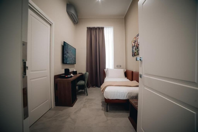 Room 3, BnB Napoli Mobility, Napoli