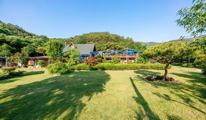 Others 4, Yanggaksan Pension, Geumsan