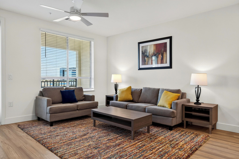 Living area 3, The Azur by AvantStay, Maricopa