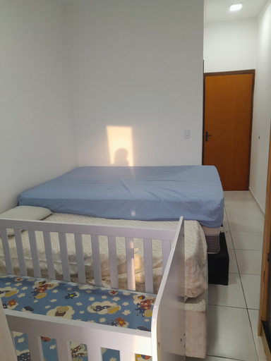 Room 3, Sobrado com 2 suites a 400 mts do mar, Praia Grande