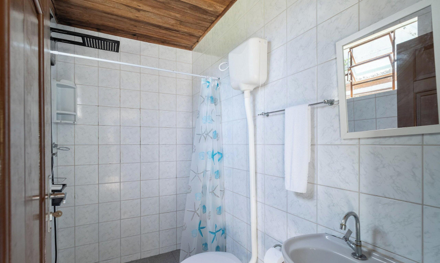 Bathroom, House w/ 2 Bedrooms 650 m From the Beach Adu0440, Florianopolis