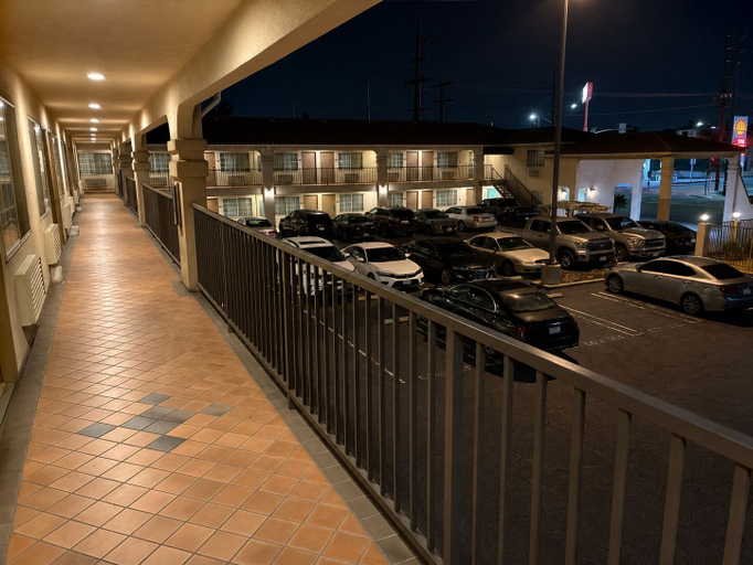 Food & Drinks, Burbank Inn and Suites, Los Angeles