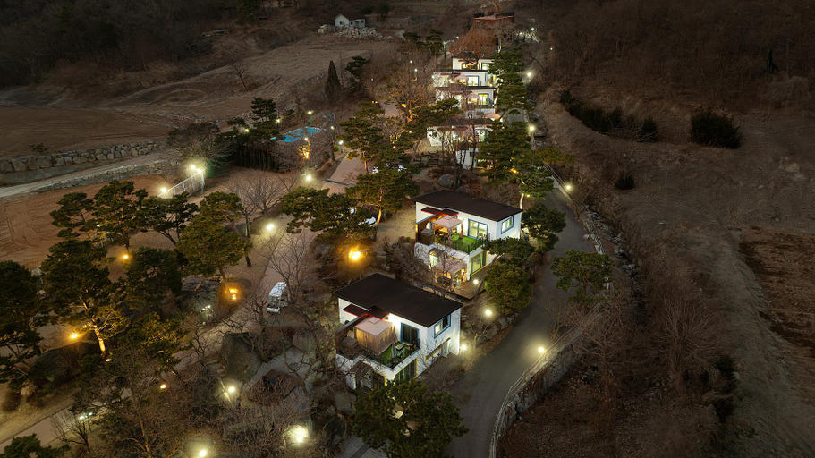 Others 4, Ganghwado Beverly Hills Pension, Ganghwa