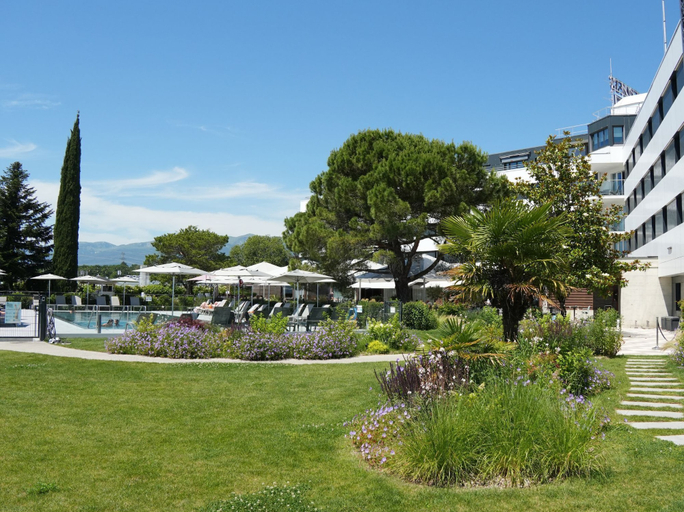 Exterior & Views 2, Everness Hotel & Resort, Nyon