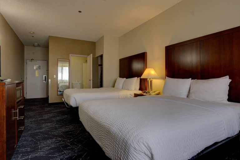 Bedroom 3, Comfort Inn & Suites Seattle North, Seattle