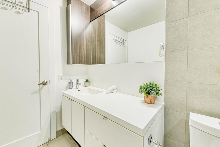 Bathroom 5, StayToronto - The Atmos, Toronto