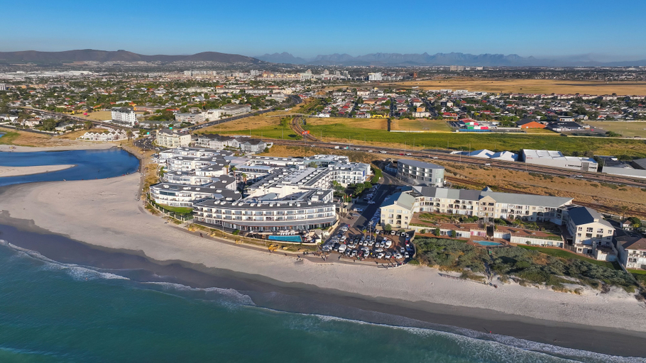 Exterior & Views 2, Lagoon Beach Hotel Apartments, City of Cape Town