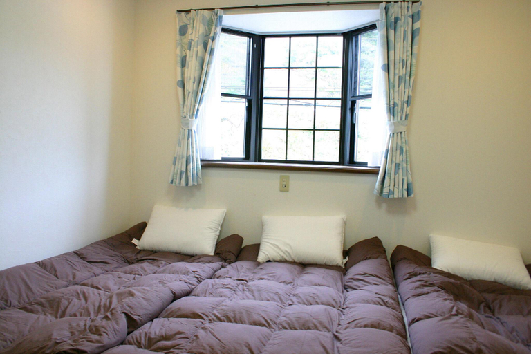 Bedroom 3, 916 Travel Inn, Fujiyoshida