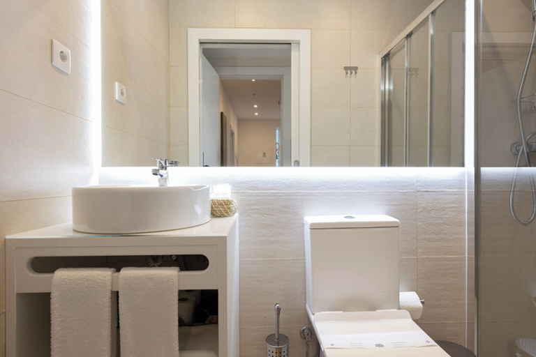 Bathroom 4, VYBE Matosinhos Centro, Matosinhos