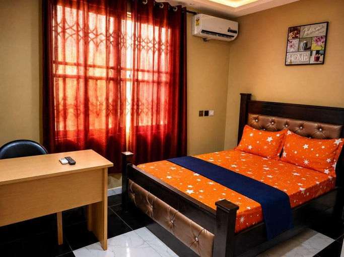 Room 3, Kwae Delux Hotel, Ga West