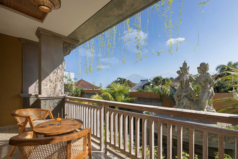 Outdoor dining, Weda Cita Suites & Villas, Gianyar