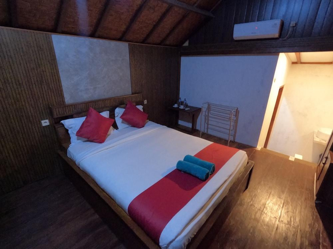 Bedroom 2, Maryan Moyo Bungalows & Resto, Sumbawa