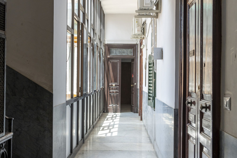 Room 3, Duomo 5 - Maria s Bright Flat at the Cathed w Balc, Napoli