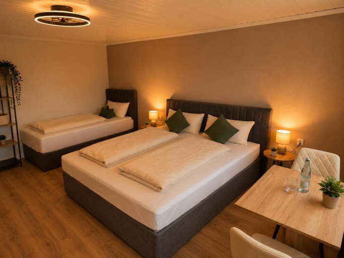 Room 5, Hotel NeckarOase, Heilbronn