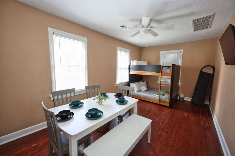 Interior 5, Cotton Cottage - Cozy Galveston Getaway, Galveston