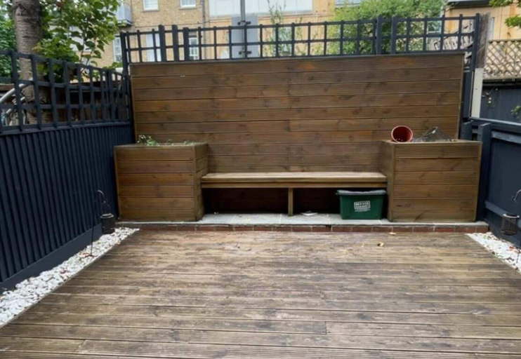 Property grounds, House Sleeps 6 With Wifi and Garden, London