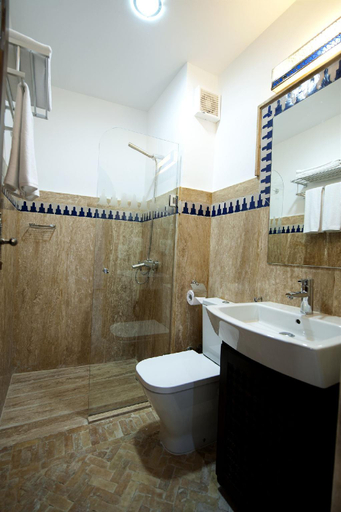 Bathroom 3, Dar Yasmine, Tanger-Assilah