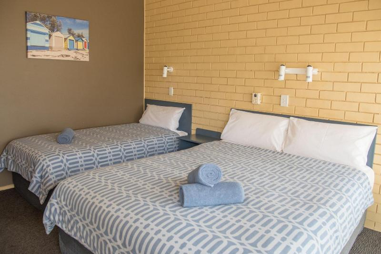 Bedroom 2, Rye Beach Motel Australia, Melbourne