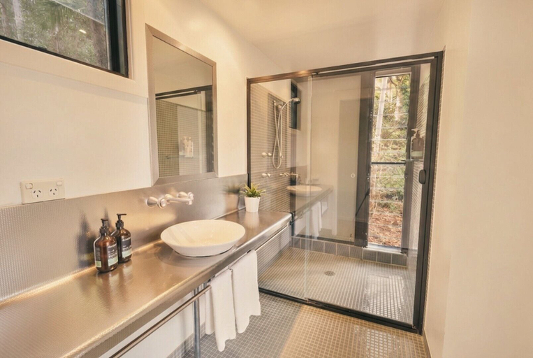 Bathroom 3, Ecoasis Mami Wata Retreat, Tweed - Pt B