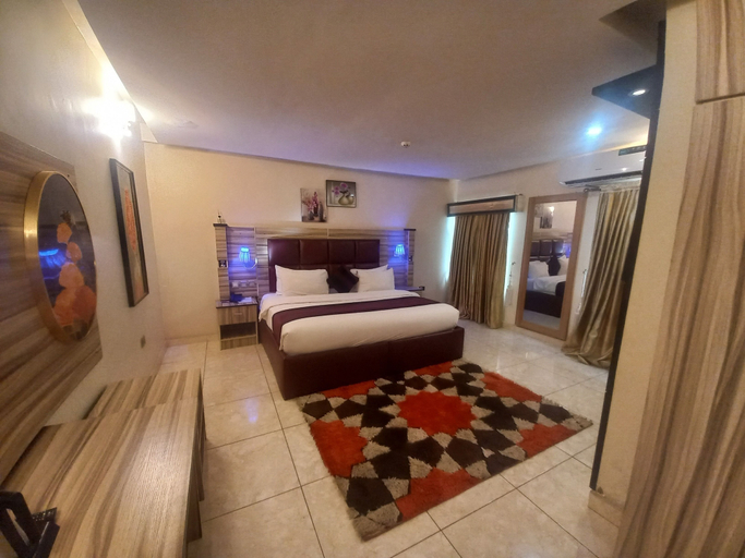 Room 4, Edo Heritage Hotel and Suites, Ikpoba-Okha
