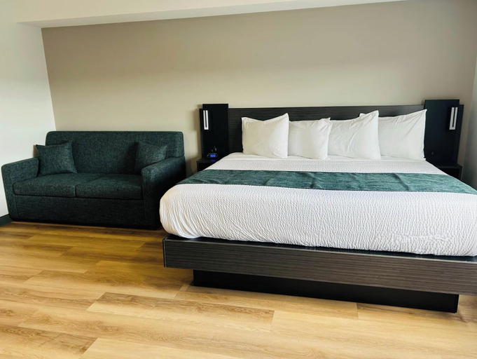 Room 4, Studio 6 – Dryden, ON, Kenora