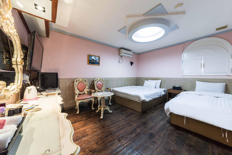 Bedroom 2, Incheon (Yeonanbudu) Sydney, Jung