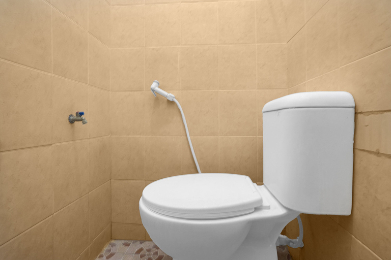Bathroom 2, Hotel O near RS Harapan Bunda formerly Q, Banda Aceh