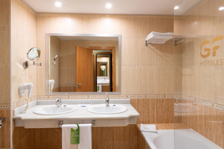 Bathroom 4, GF Fanabe, Santa Cruz de Tenerife