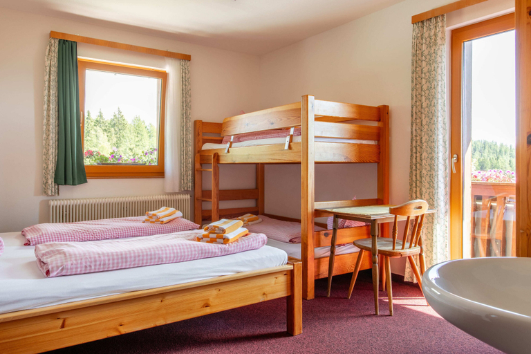 Room 3, Berggasthof Hollhaus GmbH, Liezen