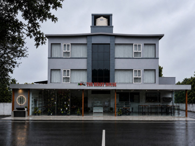 Exterior, The Berry House, Satara